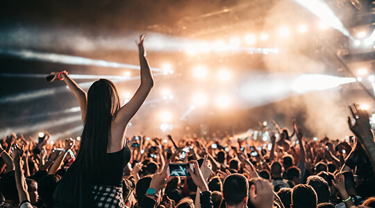 Above the Noise: The Role of Air Charter in Tour Management